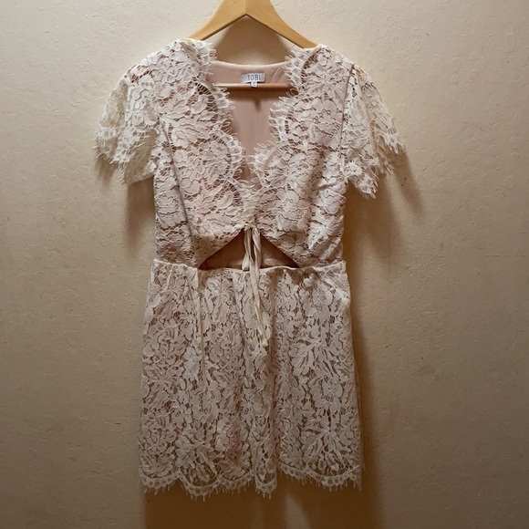 Tobi White Lace Mini Dress - Picture 4 of 8